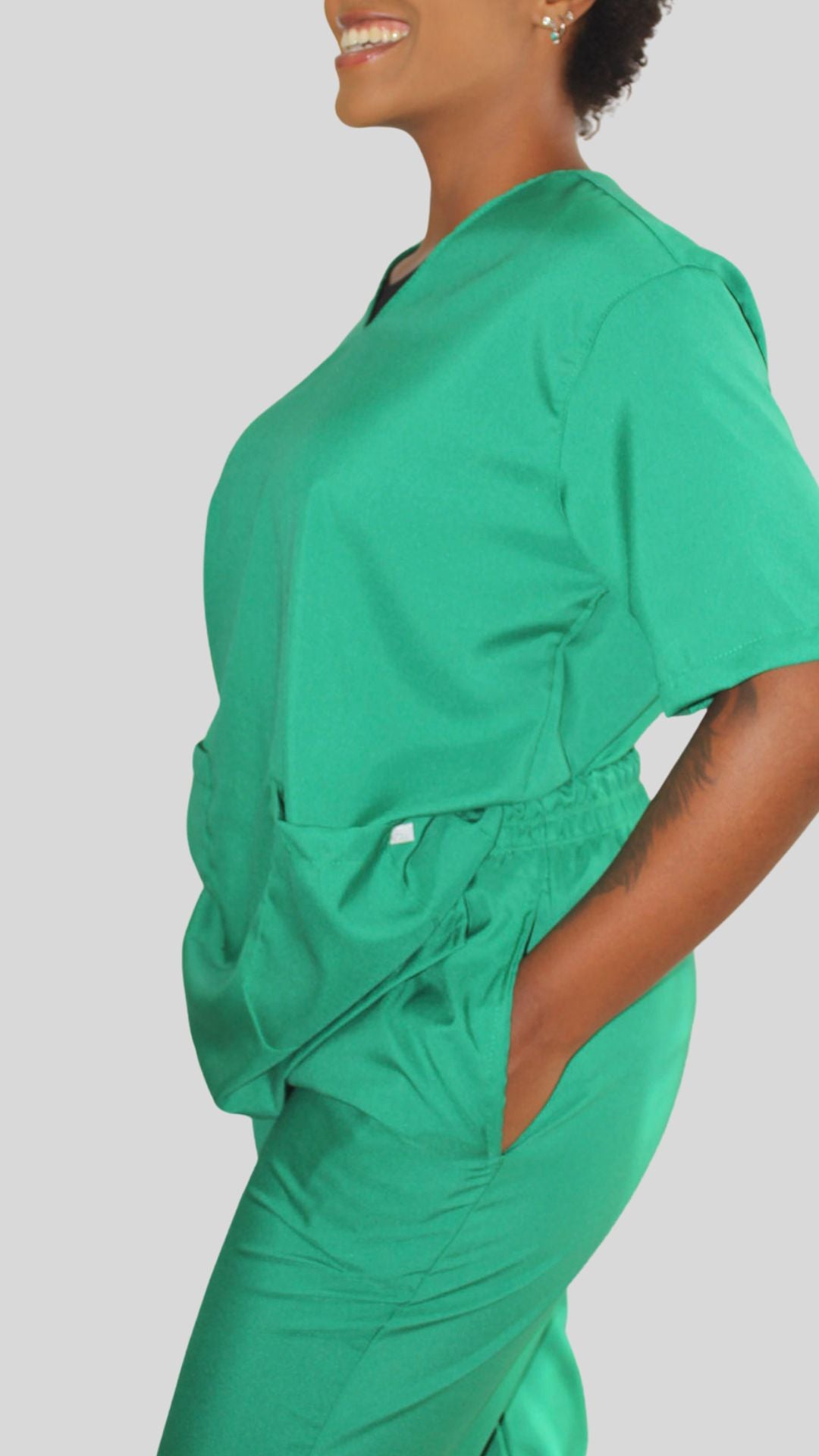 Scrub Unissex- Conjunto privativo basic- Verde Escuro- Decote V